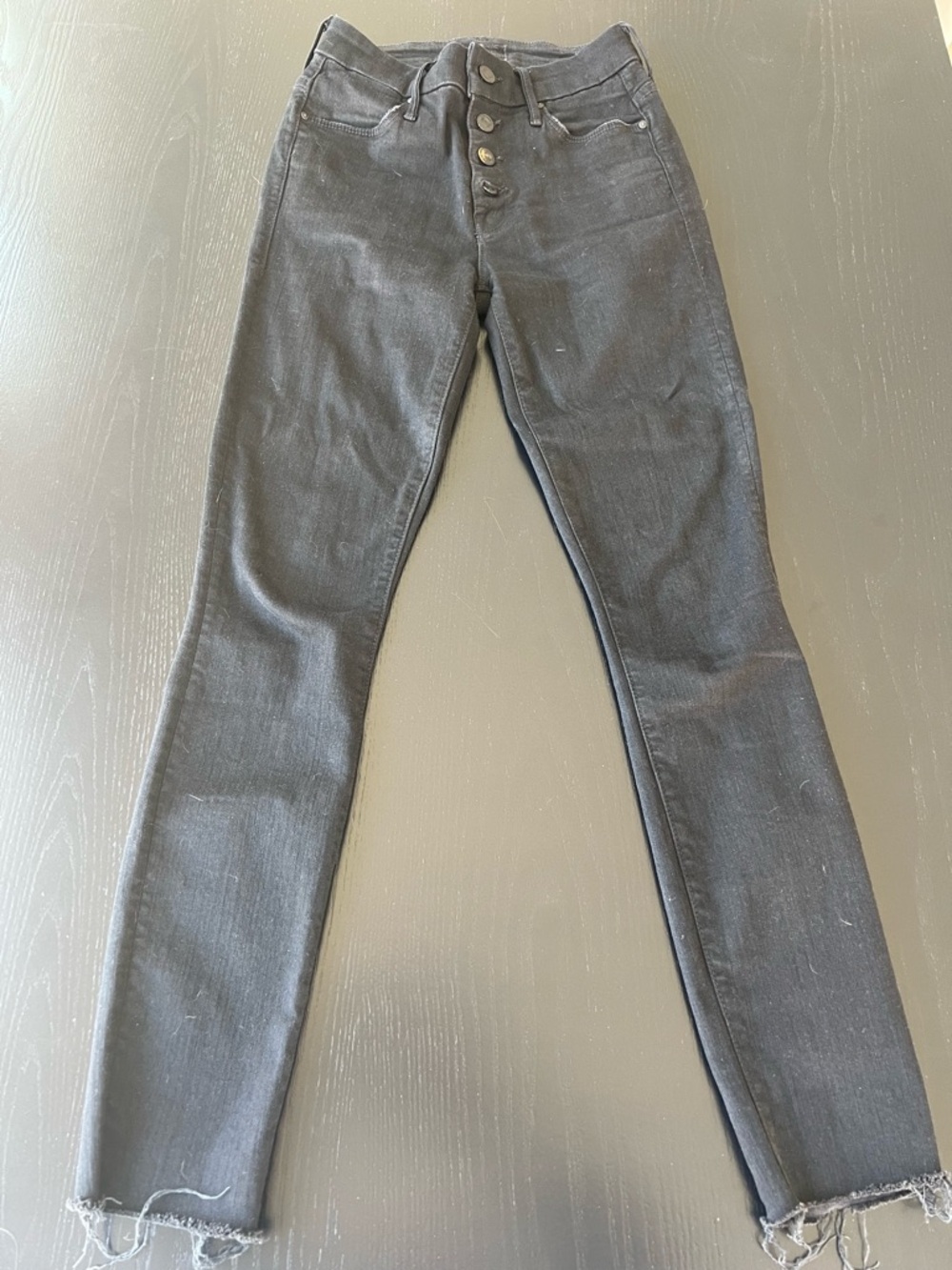 MOTHER The Pixie Ankle Fray Jeans in “Not Guilty” size 24